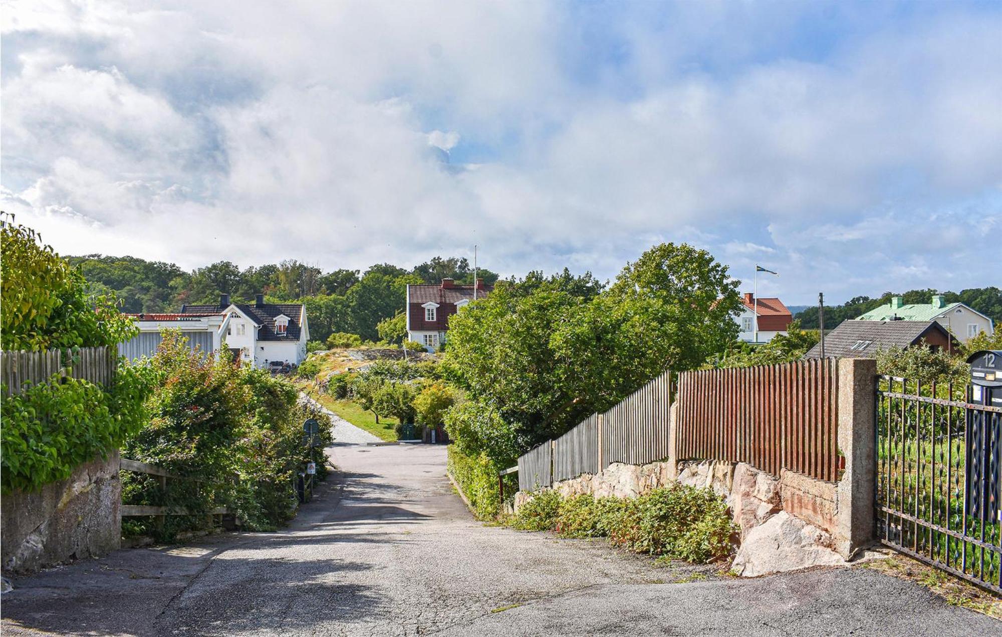 Cozy Home In Karlskrona With Kitchen Ngoại thất bức ảnh